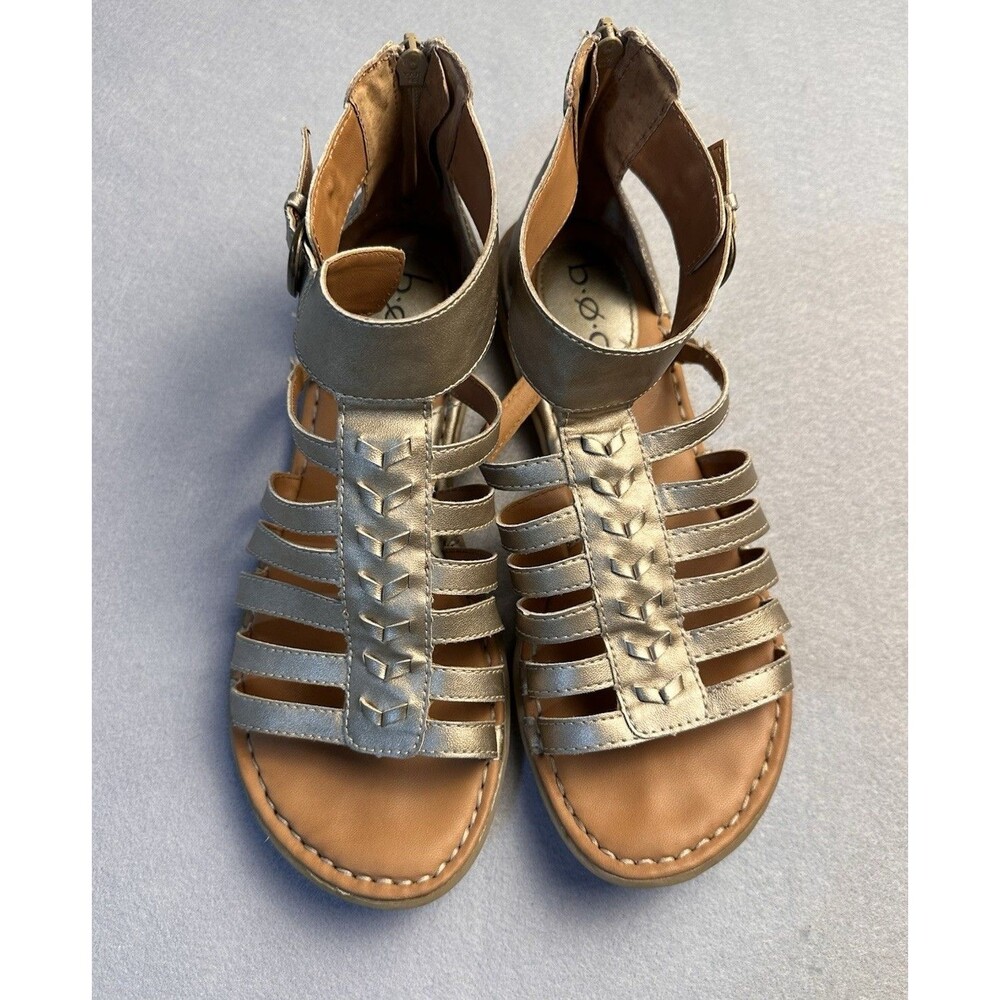 b.o.c. Metallic Gold Gladiator Flat Back zip Sandals Size 8 Bohemian Gently Used